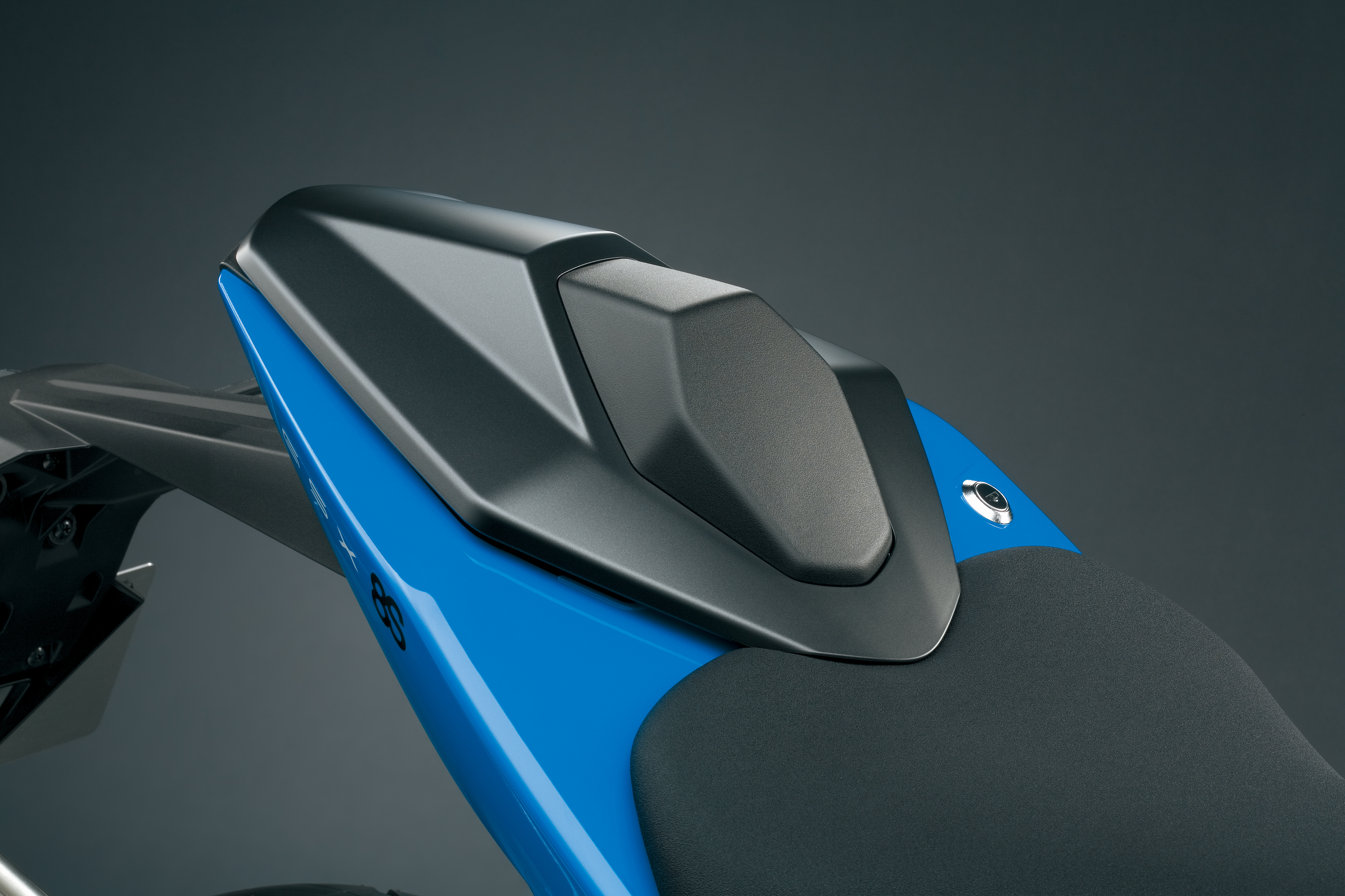 Achterzadelhoes voor Suzuki GSX-8S 2023- Originele accessoires