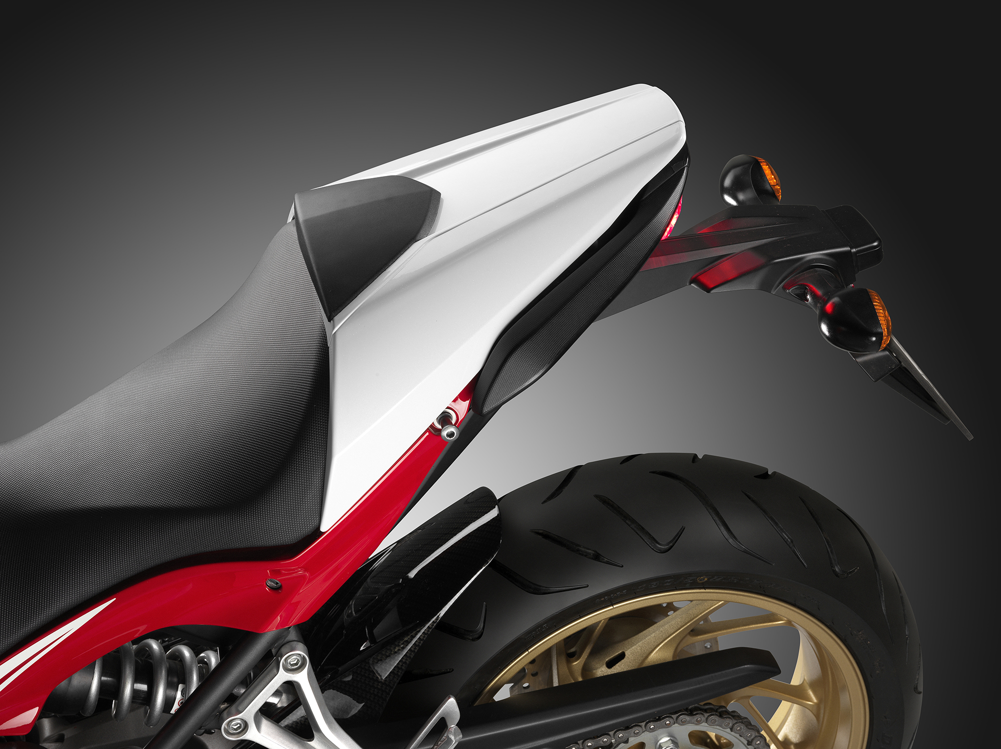 Achterwielhoes in carbon look Origineel Honda CB 650 F/ CBR 650 F