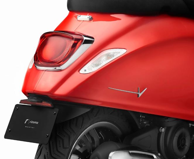 Afdekdraad RIZOMA passagiersbeugel voor Vespa GTS/GTS Super/GTV/Primavera, zilver