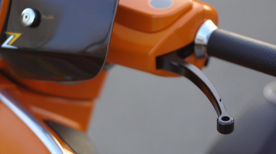 Sport remhendelset ZELIONI voor Vespa, rechts en links, zwart
