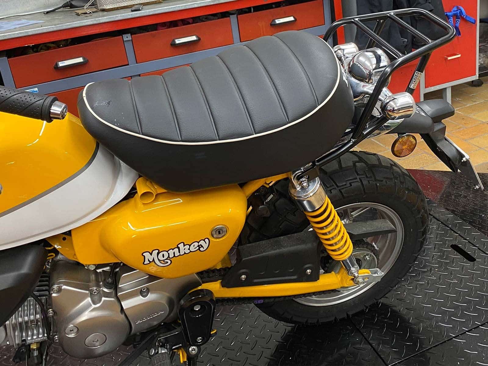 Buisvormig bagagerek zwart voor Honda Monkey 125 (19-) Hepco & Becker