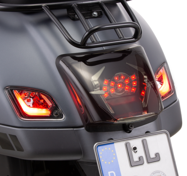 Richtingaanwijzerset voor & achter voor Vespa GTS/GTS Super/GTV/GT 60/GT/GT L ('03-'13), duidelijk