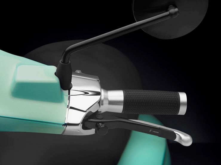 Handvatten RIZOMA Urlo RS Ø 22/24 mm L 120 mm voor Vespa Primavera/Sprint, zilver geanodiseerd