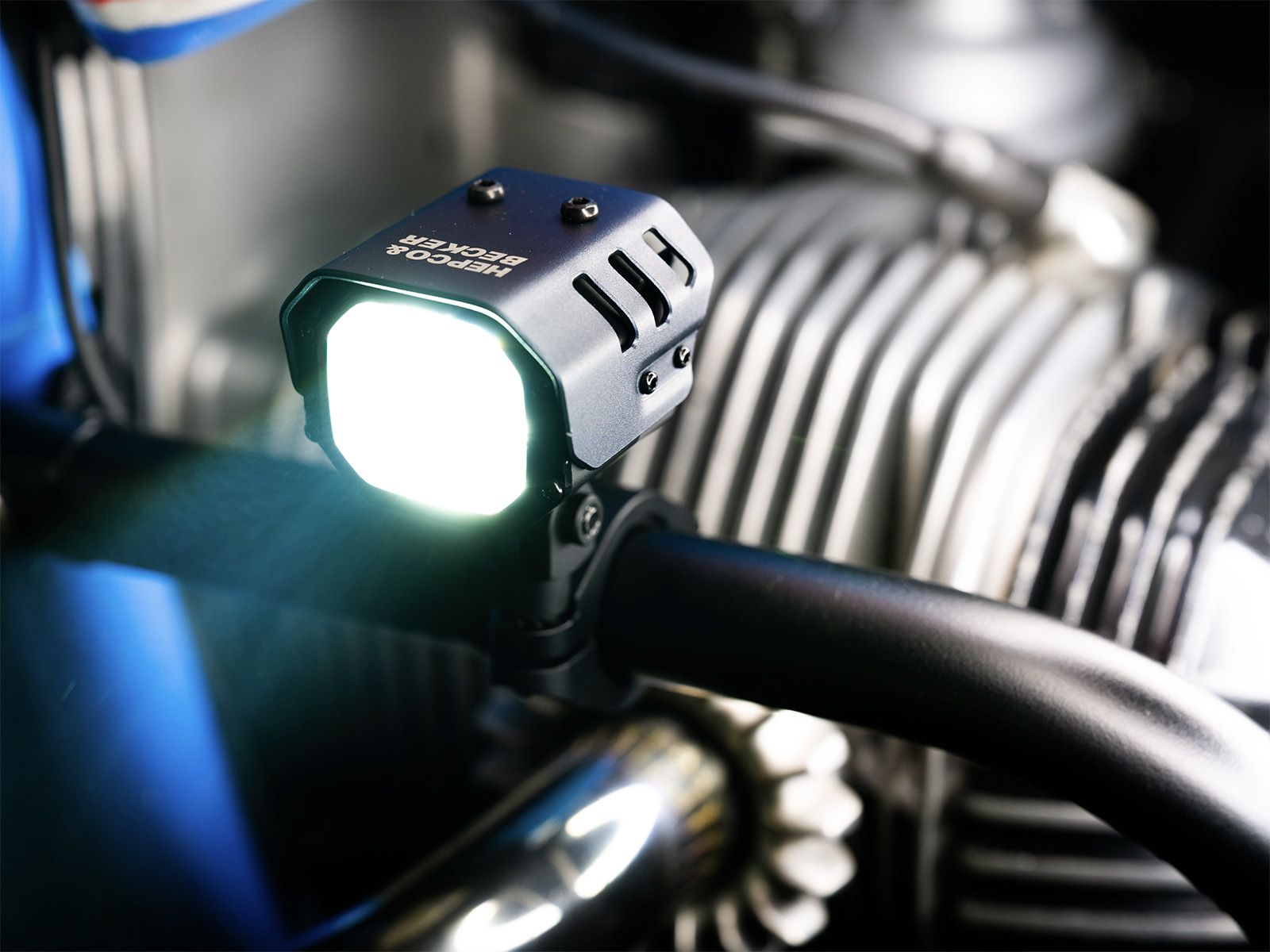 LED-hulpkoplamp Nova incl. universele bevestiging voor buis Ø25-32mm Hepco & Becker