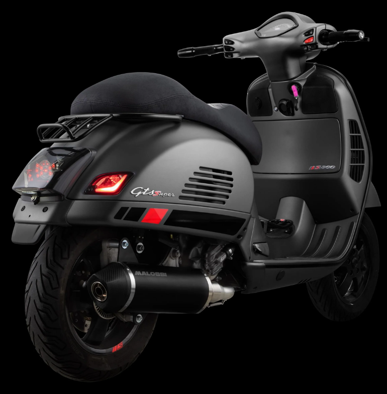 Sportzadel "Black Editiont" voor Vespa GTS/GTS Super/GTV 125-300ccm (14-), zwart gewatteerd