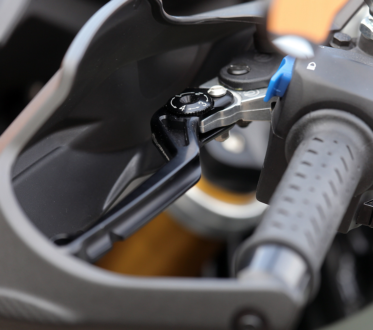 Aprilia Caponord koppelingshendel Racing gefreesd - zwart