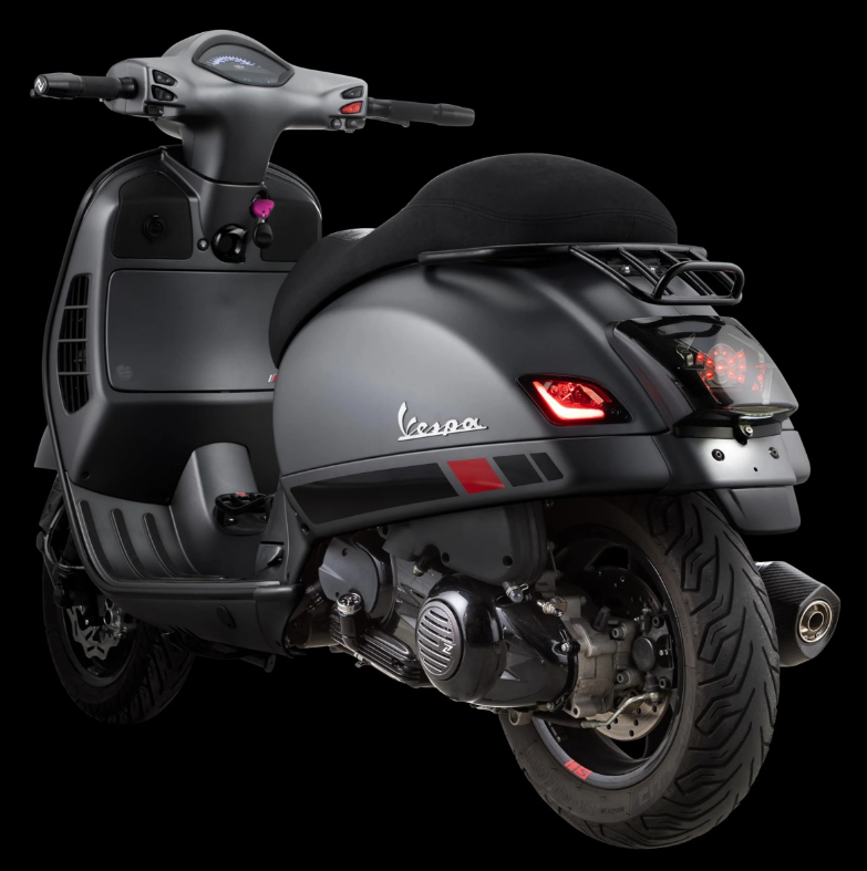 Sportzadel "Black Editiont" voor Vespa GTS/GTS Super/GTV 125-300ccm (14-), zwart gewatteerd