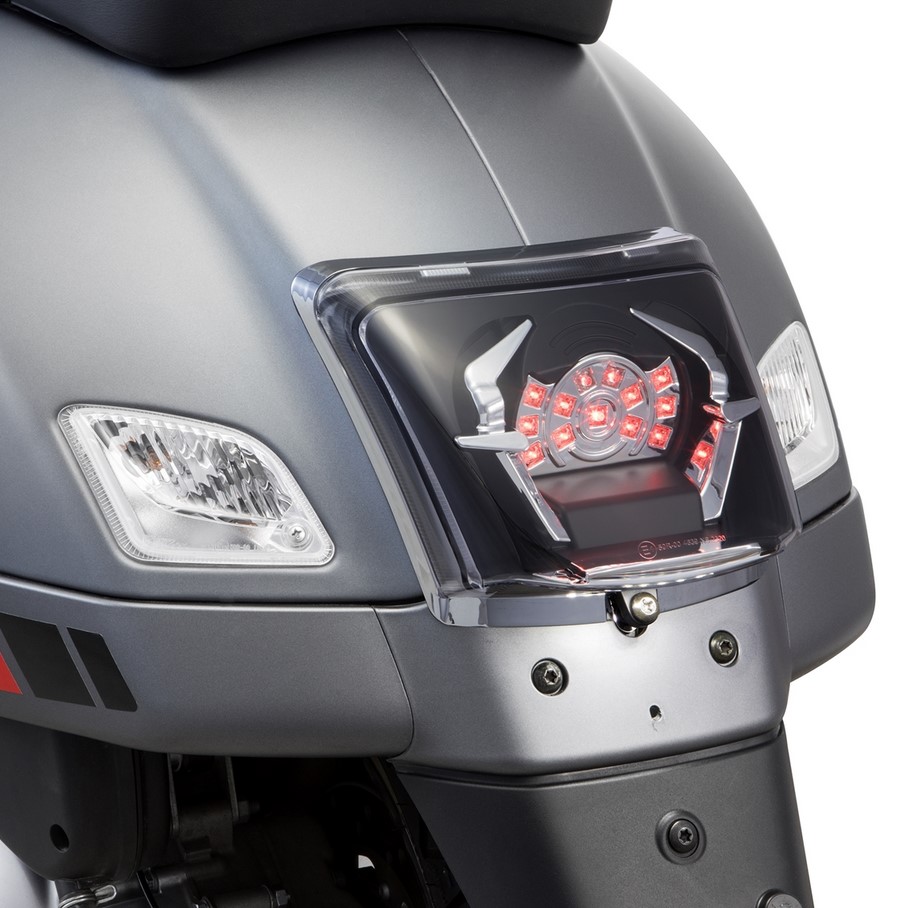 Frame achterlicht conversie voor Vespa GTS/GTS Super/GTV 125-300cc ('14-'18), chroom