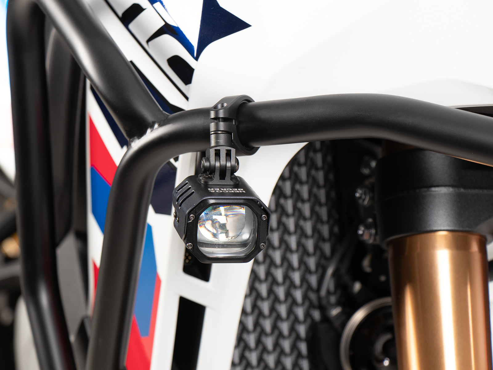 LED-hulpkoplamp Nova incl. universele bevestiging voor buis Ø18-25mm Hepco & Becker