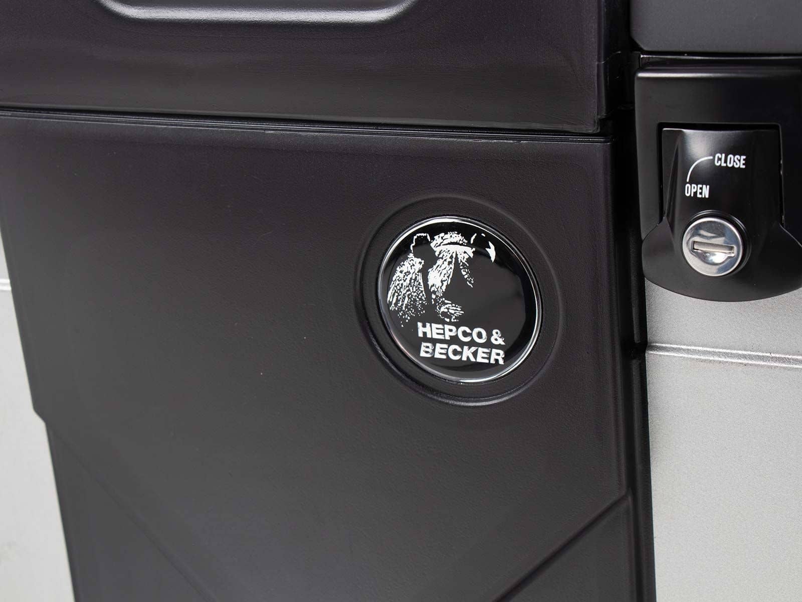 Gobi zijkofferset Black Edition incl. bagagehaak Hepco & Becker