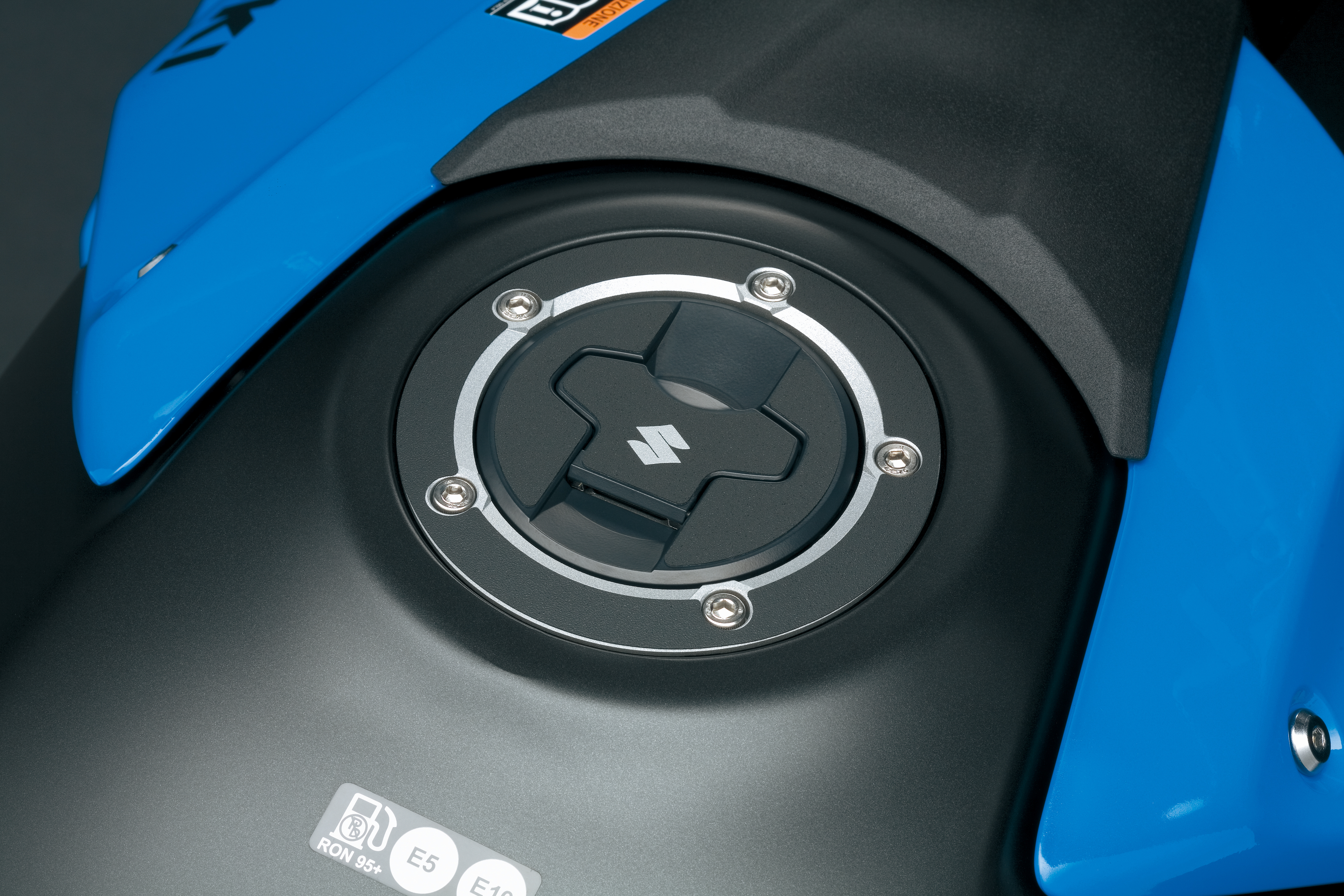 Tankdopbeschermer (zwart) Suzuki GSX-8S / VStom 800 2023- Originele accessoires