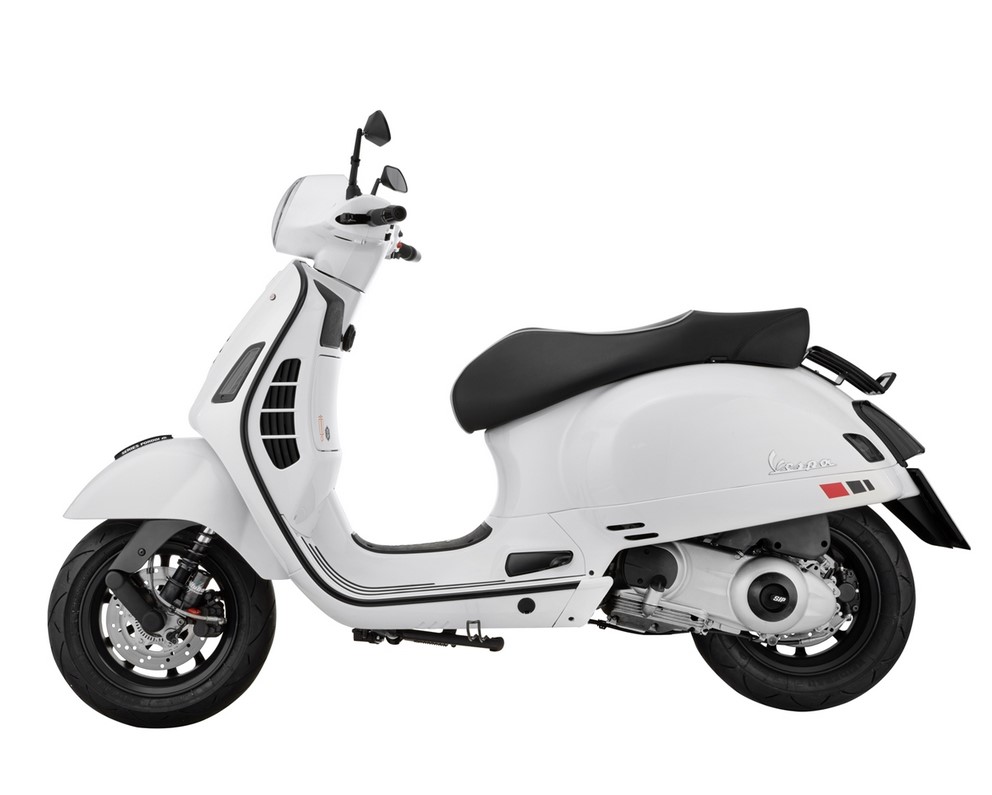 Frame achterlicht voor Vespa GTS/GTS Super/GTV 125-300cc ('14-'18), glanzend zwart