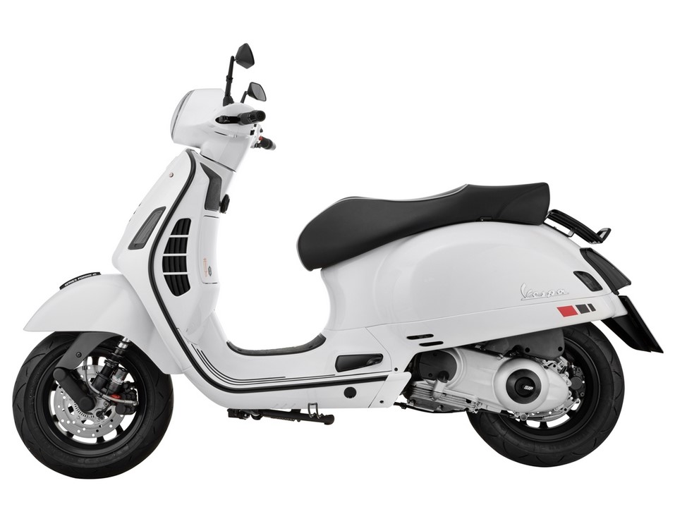 Frame achterlicht voor Vespa GTS/GTS Super/GTV 125-300cc ('14-'18), mat zwart