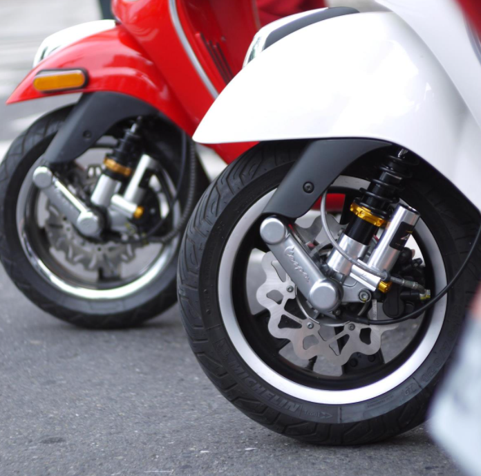 Schokbreker voorzijde voor Vespa GTS/GTS Super/GTV/GT 60/GT/GT L, zilver/oranje