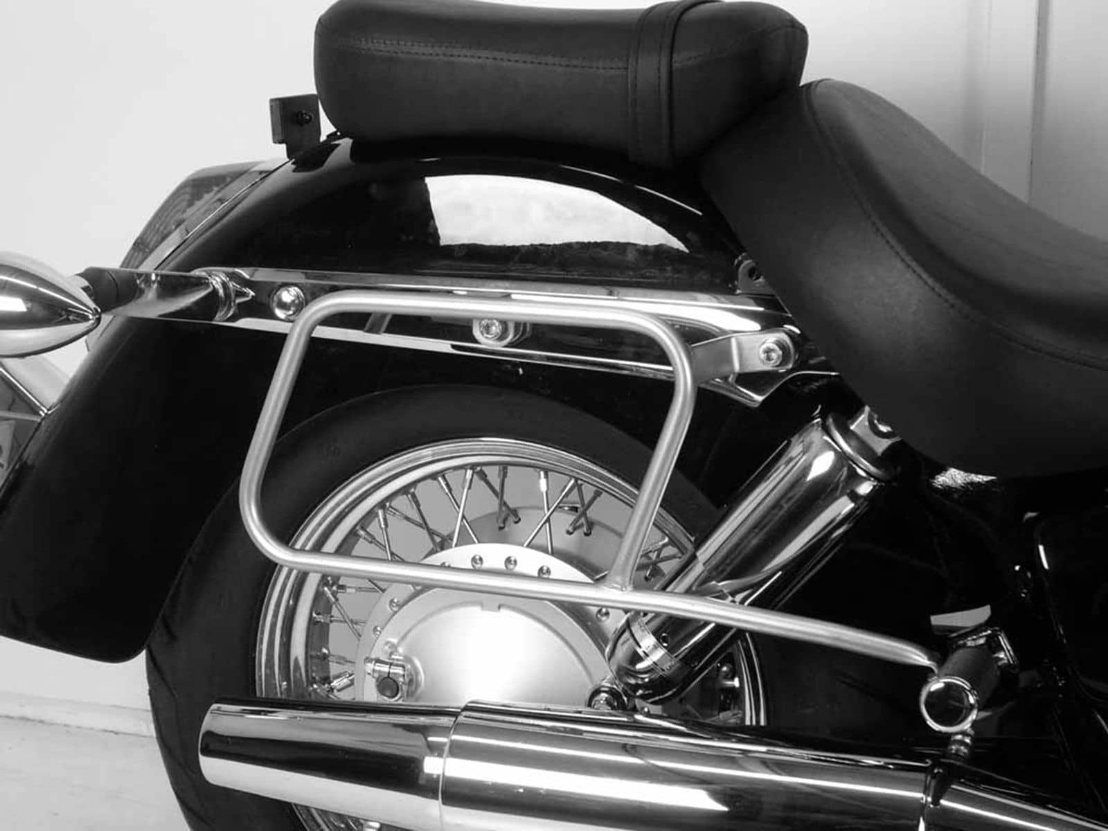 Chromen buisvormige lederen tassenhouder voor Honda VT 750 C Shadow (08-16) Hepco & Becker