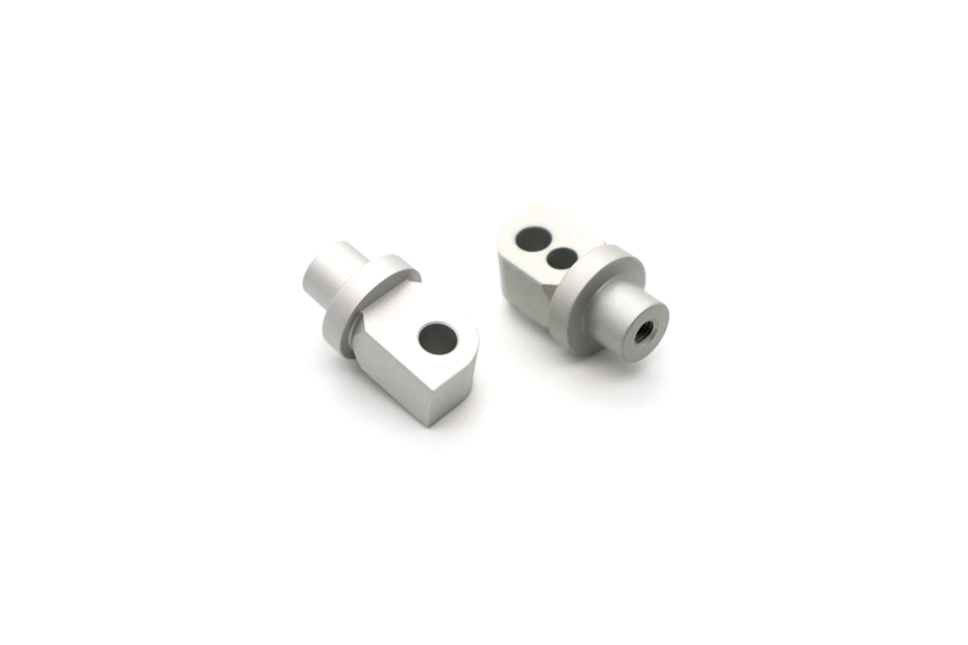Barracuda SUZUKI BRACKET KIT Rastenadapter für Soziusfußrasten