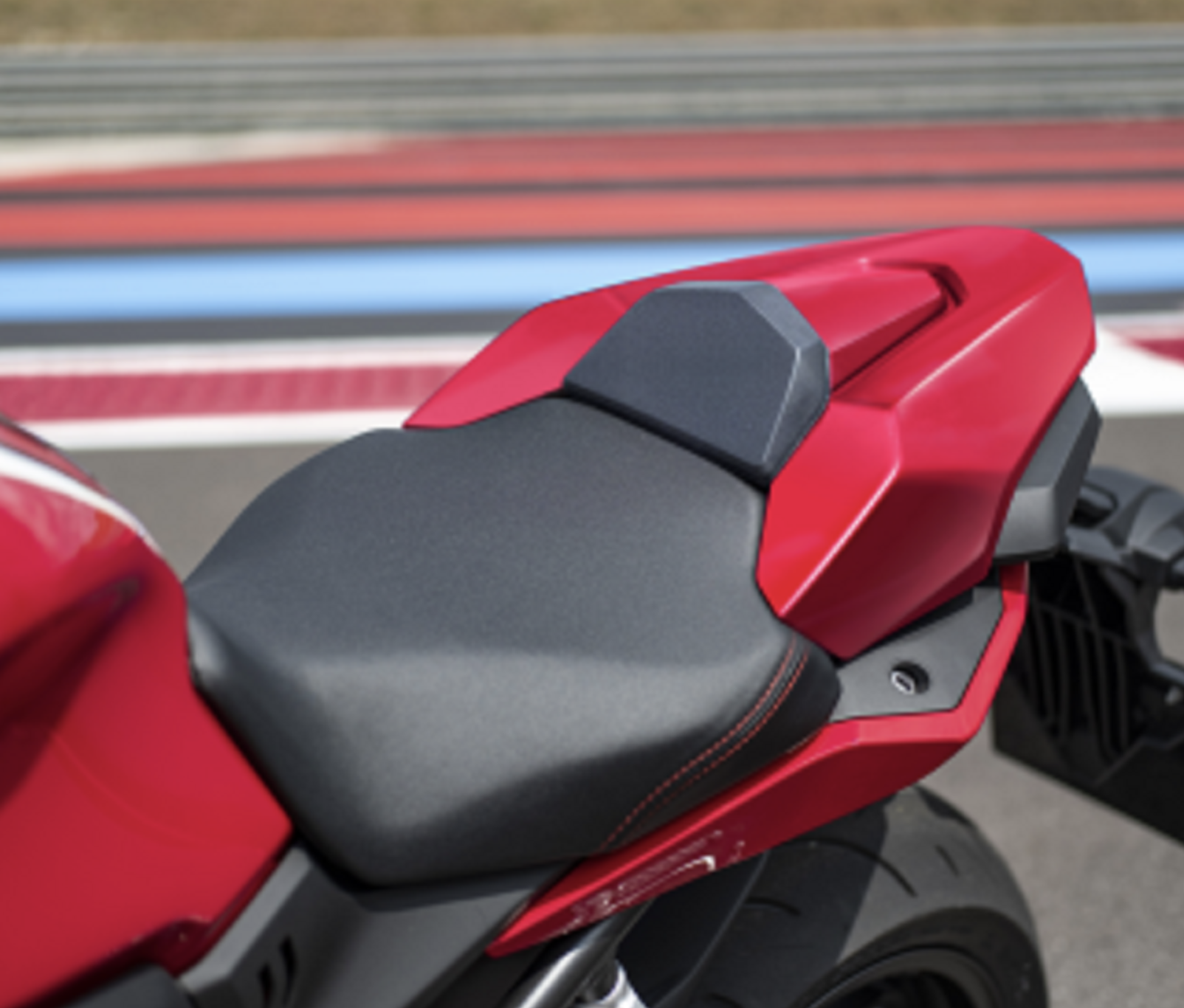 Originele duozadelhoes Grand Prix Rood *R-380* voor Honda CBR 650 R BJ 19-