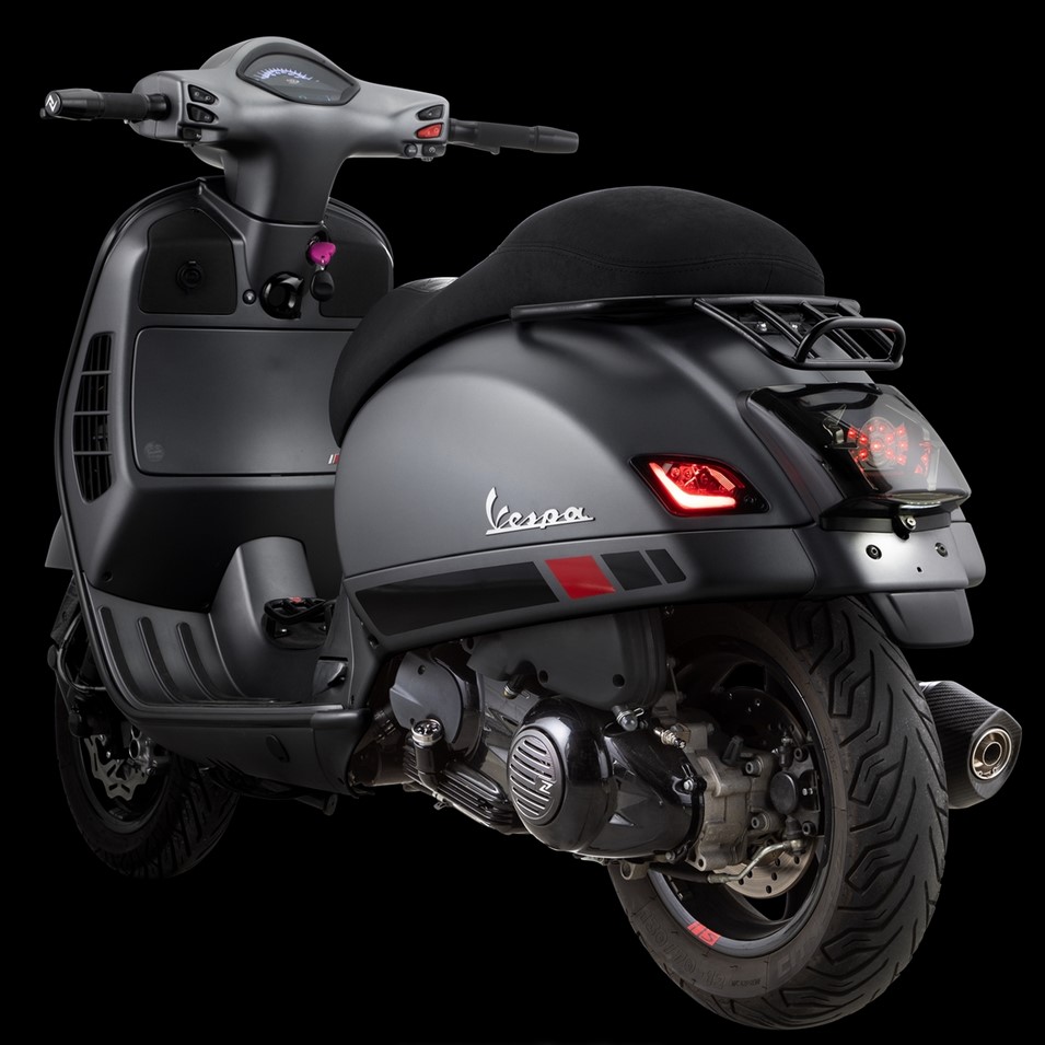 Achterlicht set voor Vespa GTS/GTS Super/GTV 125-300cc ('14-'18), getint