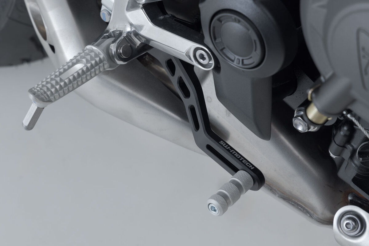 SW-Motech voetremhendel voor Triumph Trident 660 (21-) / 800 (26-)