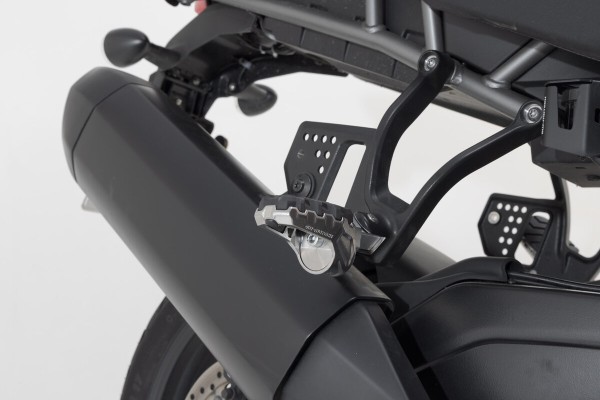 Verstelbare passagiersvoetsteunen EVO, roestvrij staal, voor Harley Davidson Pan America - SW Motech